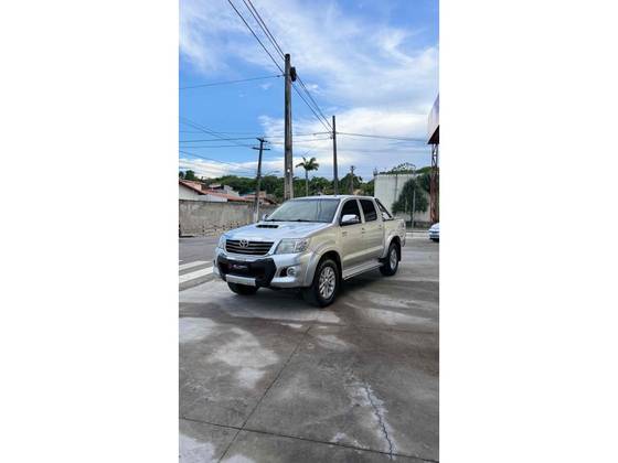 TOYOTA HILUX 3.0 SRV TOP 4X4 CD 16V TURBO INTERCOOLER DIESEL 4P AUTOMÁTICO